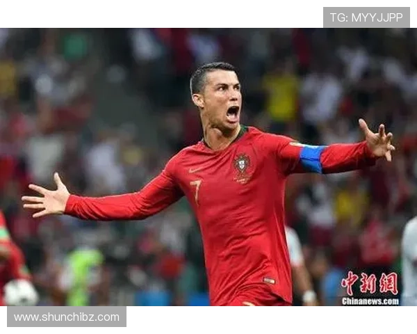 足球巨星C罗在赛场上的精彩瞬间与踢球技巧全景展示