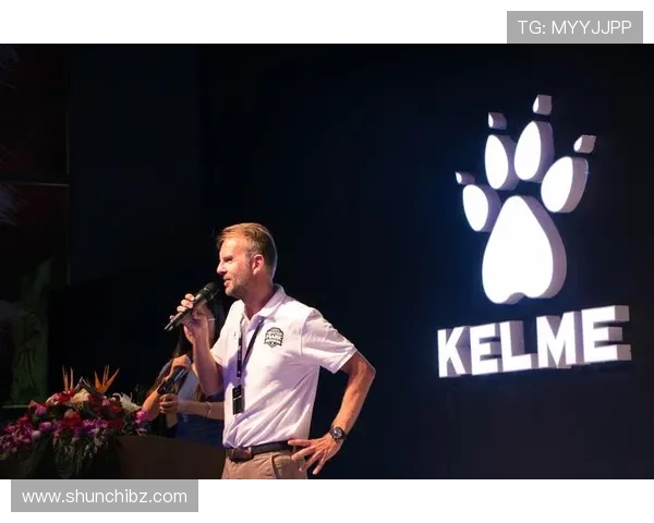 足球明星倾情演绎卡尔美时尚魅力展现运动与风格的完美结合