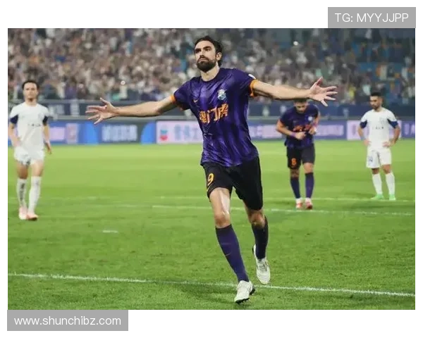 足球明星是否已在珠海安家落户引发球迷热议